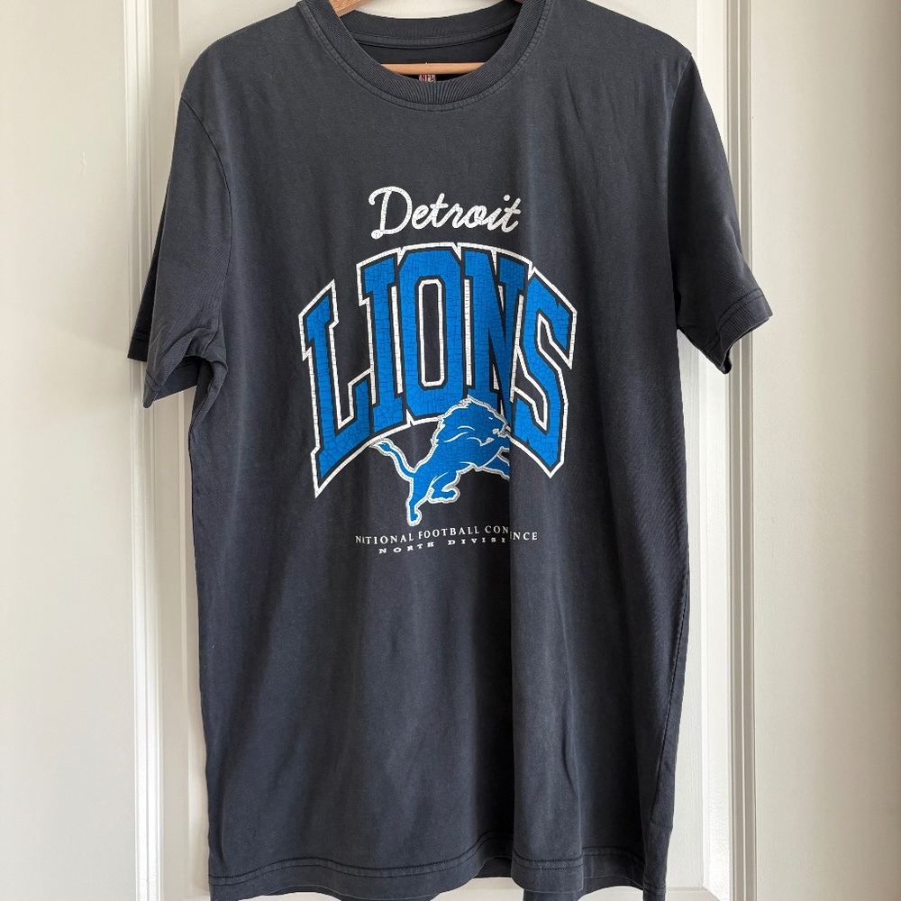 detroit lions mens shirt M NWOT